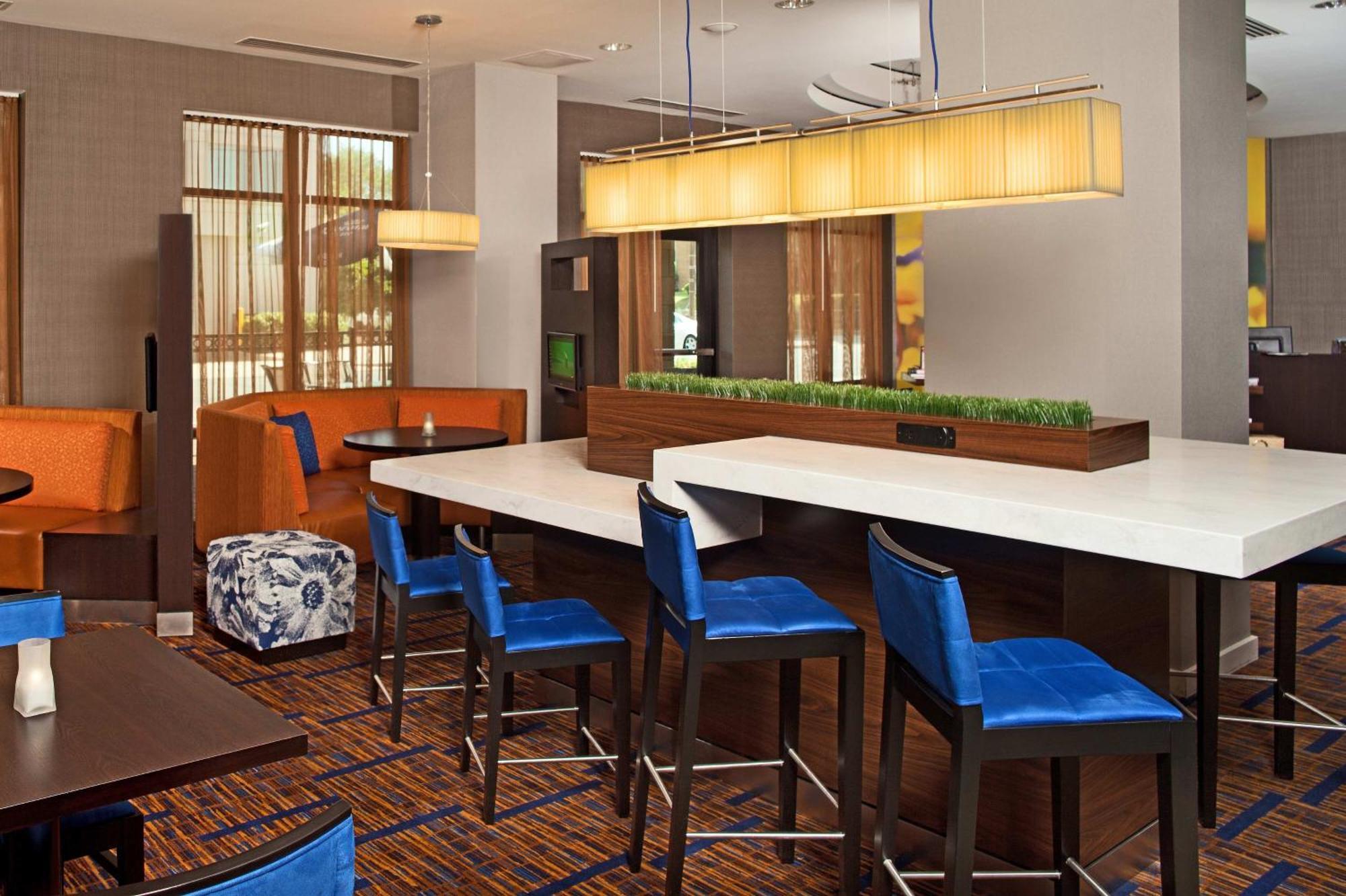 Courtyard By Marriott Capitol Hill/navy Yard